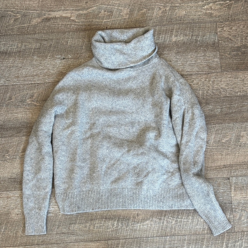 360 Cashmere Light Gray Turtleneck Sweater